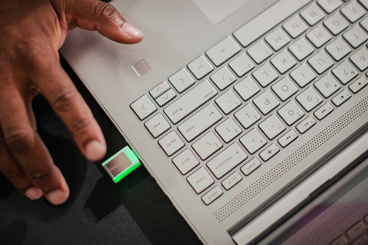 MuteMe Mini - The Illuminated Mute Button